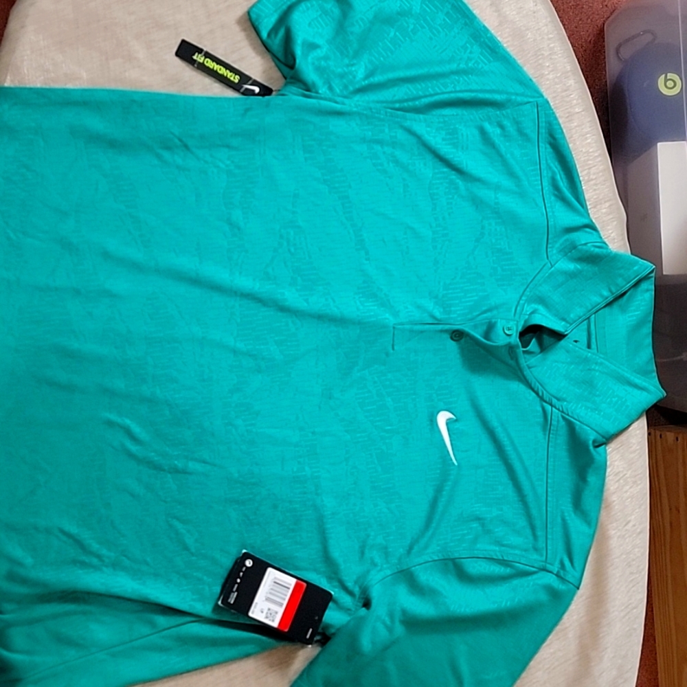 Nike men's dry fit golf large green design